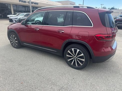 Used 2021 Mercedes-Benz GLB 250 4MATIC image 9