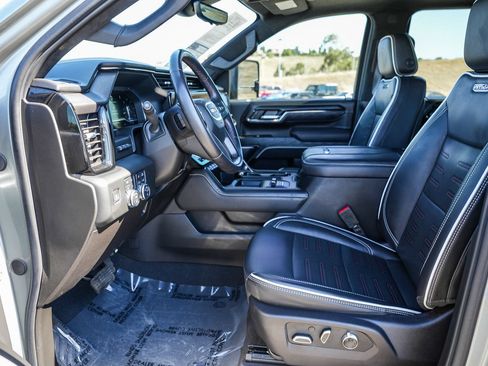 Used 2024 GMC Sierra 2500 AT4X AWD/4WD image 17