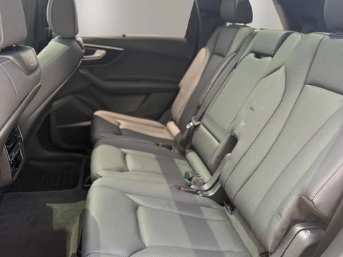 Used 2025 Audi Q7 2.0T Premium Plus w/ Premium Plus Package AWD/4WD image 19