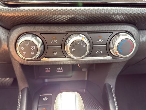 Used 2023 Nissan Kicks SV FWD image 18