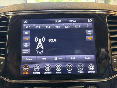 Used 2021 Jeep Grand Cherokee Limited AWD/4WD image 19