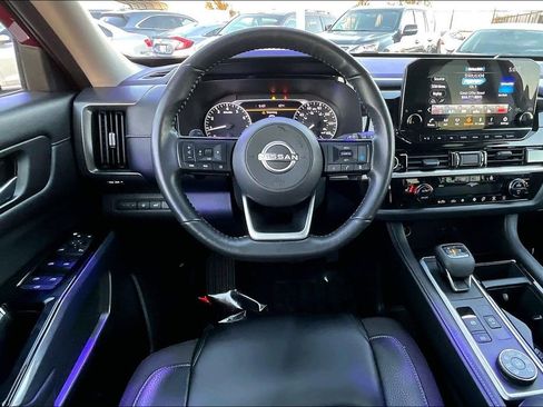 Used 2022 Nissan Pathfinder SL image 7