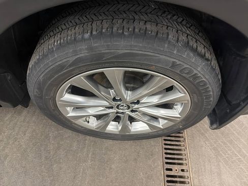 Used 2018 Toyota RAV4 Limited image 29