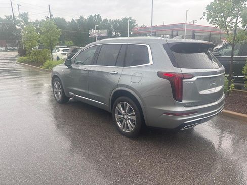 Used 2023 Cadillac XT6 Premium Luxury w/ Technology Package AWD/4WD image 2