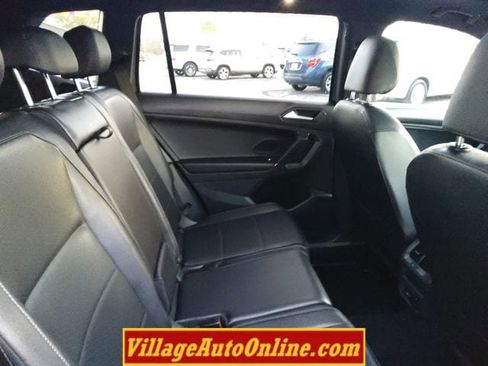 Used 2020 Volkswagen Tiguan SE R-Line image 36