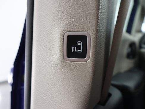 Used 2020 Chrysler Pacifica Touring-L Plus FWD image 39