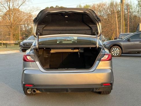 Used 2025 Toyota Camry SE image 15