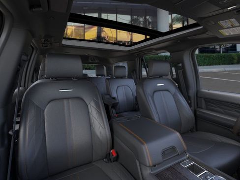 New 2024 Ford Expedition Platinum image 10