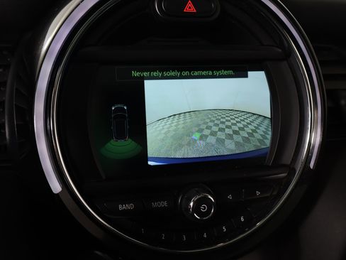 Used 2019 MINI Cooper 2-Door Hardtop w/ Signature Upholstery Package image 6