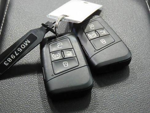 Used 2024 Volkswagen Jetta SE FWD image 17