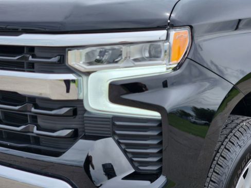 Used 2025 Chevrolet Silverado 1500 LT AWD/4WD image 8