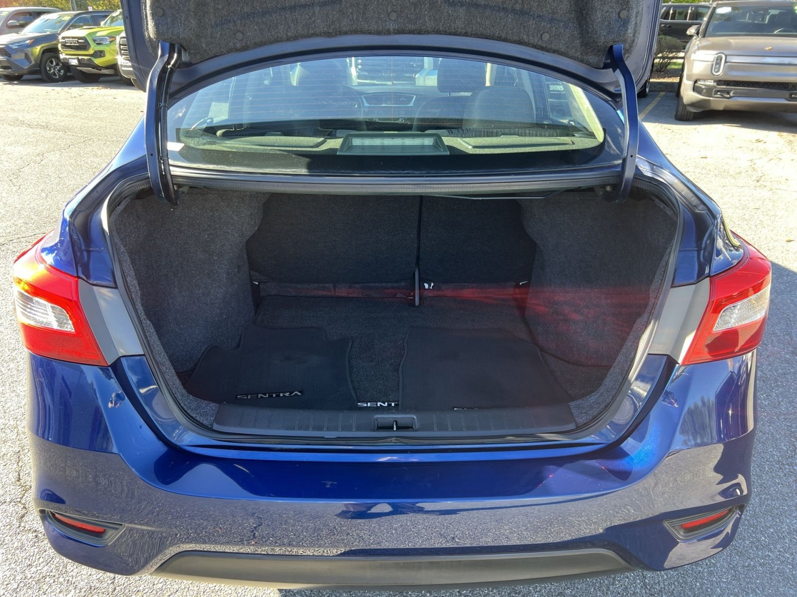 Used 2018 Nissan Sentra SV FWD image 23