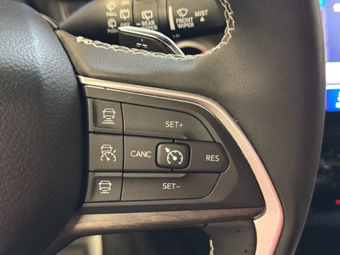 Used 2024 Jeep Grand Cherokee L Limited w/ Luxury Tech Group II image 42