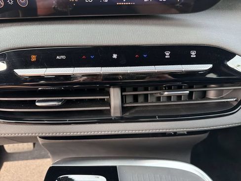 Used 2026 Buick Enclave Preferred FWD image 24
