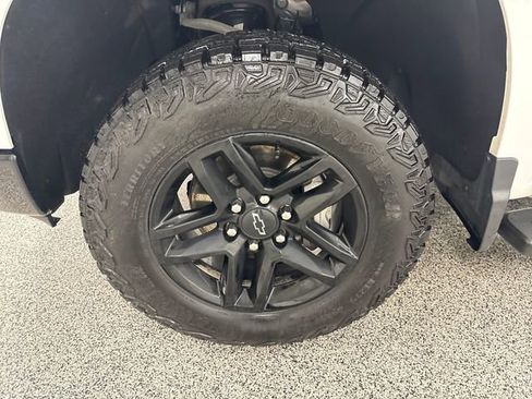 Used 2024 Chevrolet Silverado 1500 LT Trail Boss w/ LT Trail Boss Premium Package image 18
