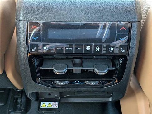 New 2026 Jeep Grand Cherokee L Summit w/ Obsidian Package AWD/4WD image 18