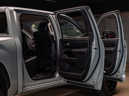 Used 2024 Toyota Tundra Limited image 31