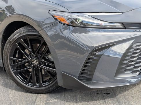 Used 2025 Toyota Camry SE image 10