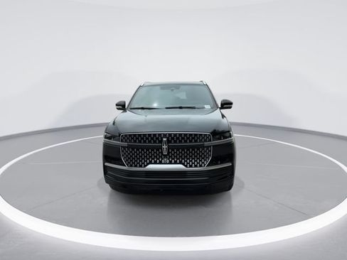New 2026 Lincoln Navigator L Reserve AWD/4WD image 3
