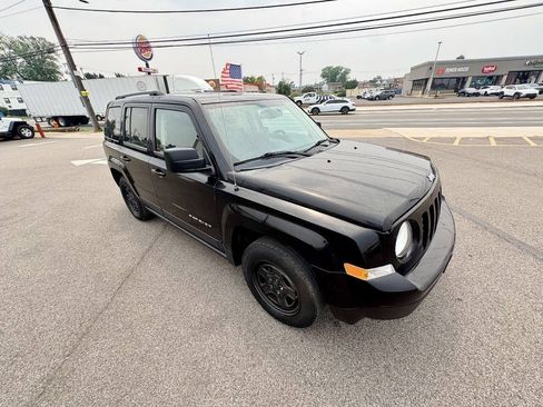 Used 2016 Jeep Patriot Sport w/ Power Value Group FWD image 38