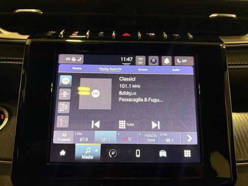 Used 2023 Jeep Grand Cherokee Altitude image 23