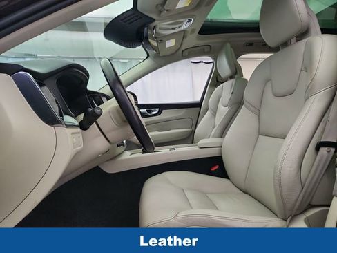 Used 2018 Volvo XC60 T6 Momentum w/ Advanced Package AWD/4WD image 10