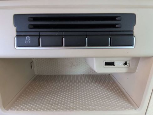 Used 2016 Volkswagen Tiguan SEL image 35