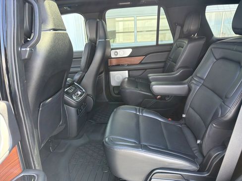 Used 2019 Lincoln Navigator Reserve AWD/4WD image 28
