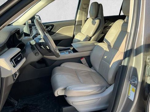Used 2020 Lincoln Aviator Reserve w/ Equipment Group 202A image 11