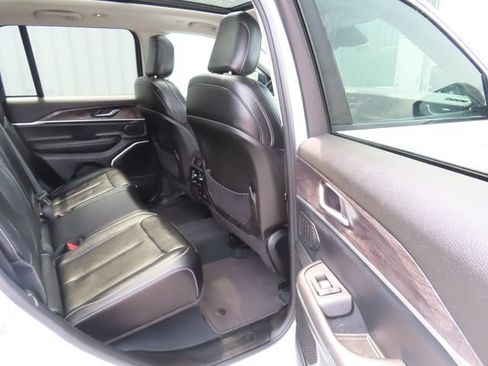 Used 2023 Jeep Grand Cherokee 4WD 4xe image 30