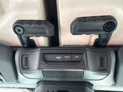 New 2026 Jeep Gladiator Sport AWD/4WD image 10