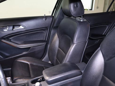 Used 2018 Mercedes-Benz GLA 250 image 15