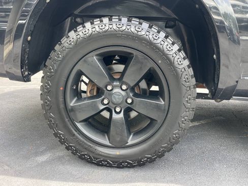 Used 2018 RAM 1500 SLT AWD/4WD image 25