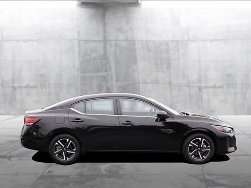 Certified 2025 Nissan Sentra SV FWD image 5