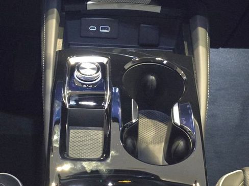 New 2026 Buick Envision Avenir image 10