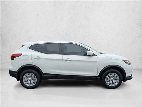 Used 2018 Nissan Rogue Sport S FWD image 4