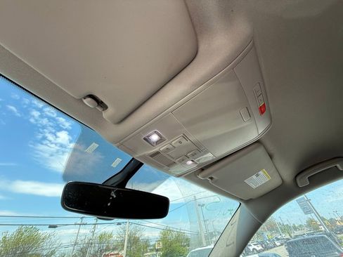 Used 2021 Volkswagen Atlas SE image 22