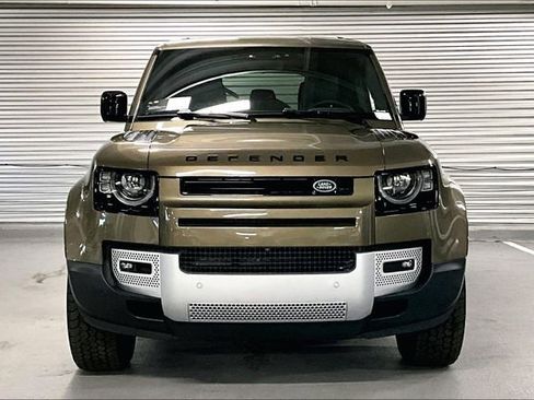 New 2025 Land Rover Defender 110 S image 2