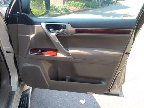 Used 2011 Lexus GX 460 image 41