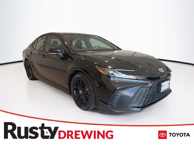 Used 2025 Toyota Camry SE FWD image 1
