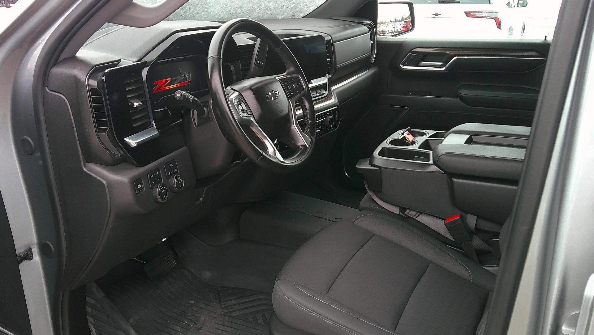 Used 2024 Chevrolet Silverado 1500 RST AWD/4WD image 11