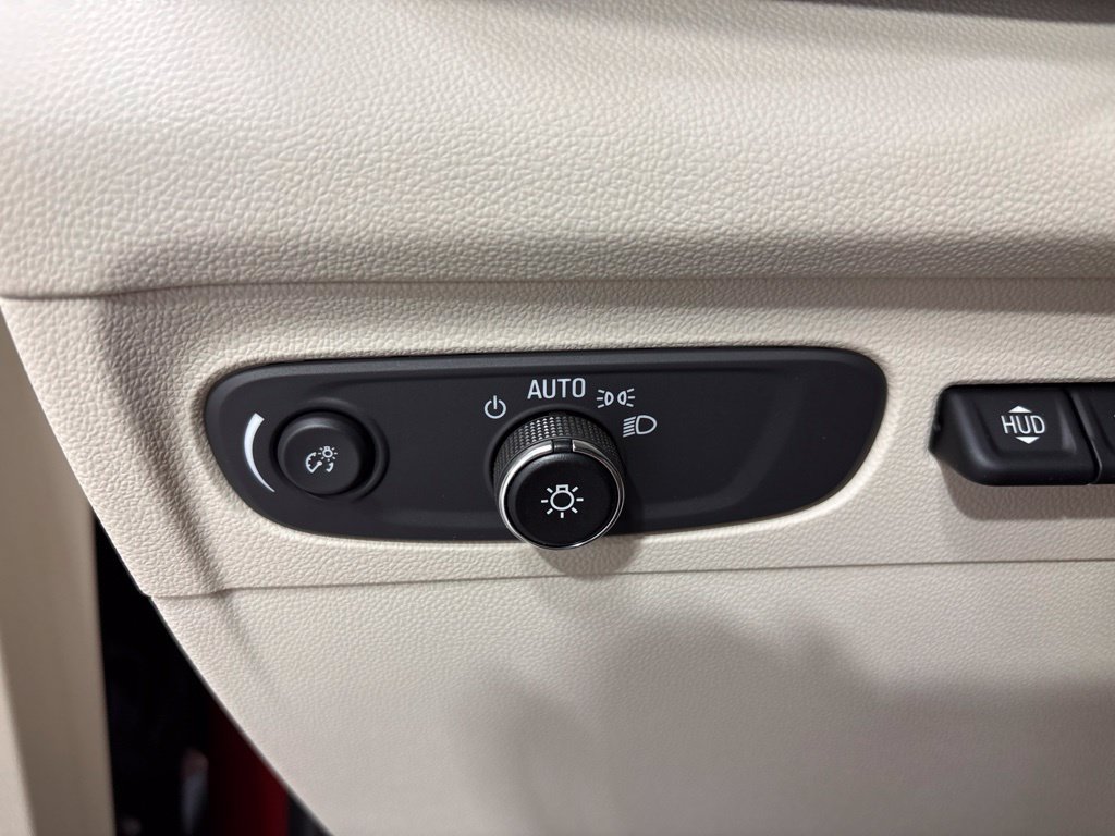 Used 2023 Buick Envision Avenir AWD/4WD image 42