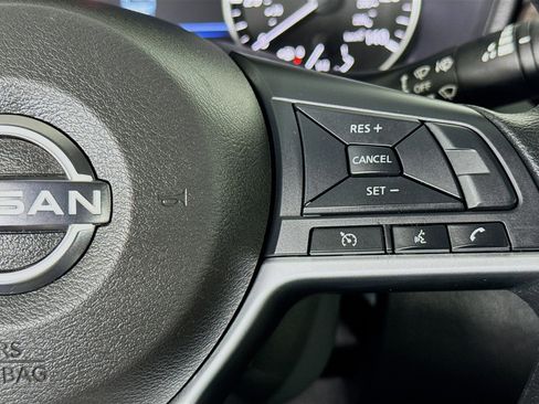 Used 2024 Nissan Altima 2.5 SV image 14