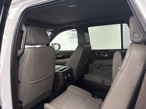 Used 2023 GMC Yukon SLT RWD image 17