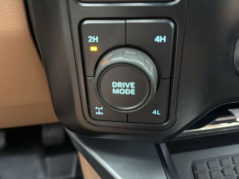 Used 2024 Ford F250 Lariat w/ Sport Appearance Package AWD/4WD image 11