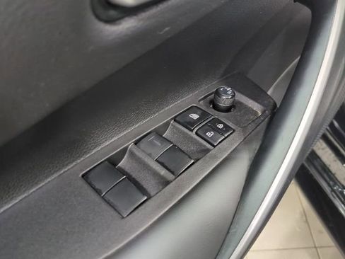 Used 2022 Toyota Corolla SE w/ Carpet Mat Package (TMS) image 16