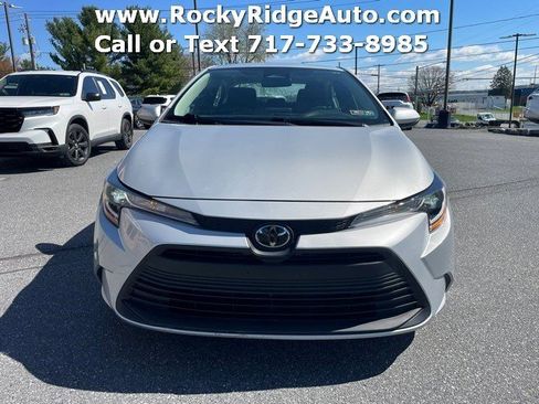 Used 2025 Toyota Corolla LE image 2