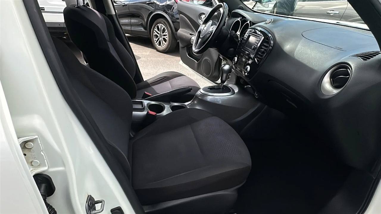 Used 2012 Nissan Juke SV AWD/4WD image 32