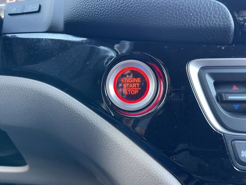 Certified 2017 Honda Pilot Touring image 18