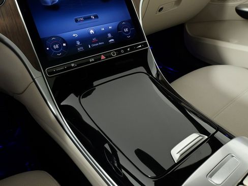 Used 2024 Mercedes-Benz C 300 4MATIC Sedan image 74